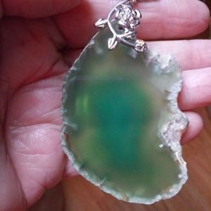 Green lace agate pendant no chain
